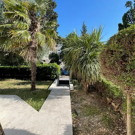 Seaside Apartament *